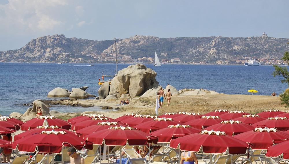 Club Esse Residence Capo D'Orso Palau Bagian luar foto