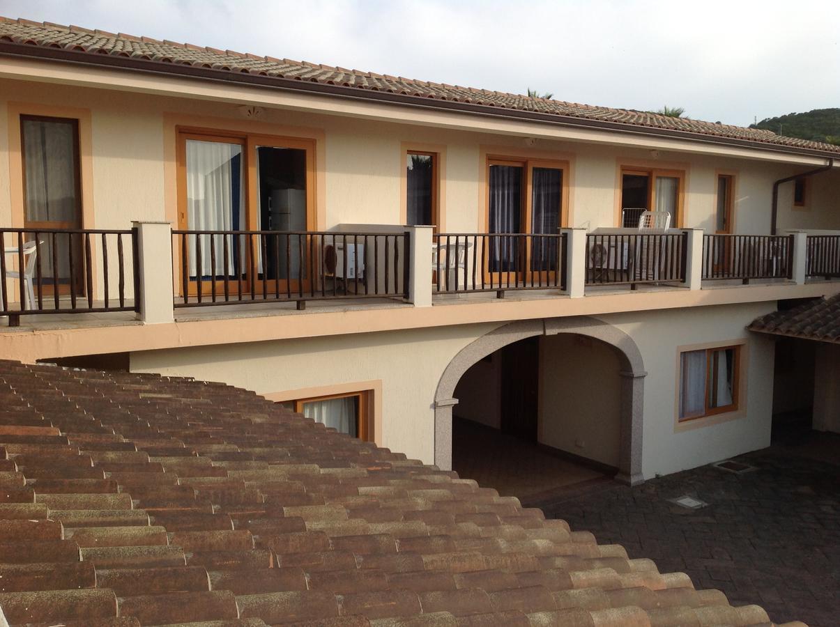 Club Esse Residence Capo D'Orso Palau Bagian luar foto
